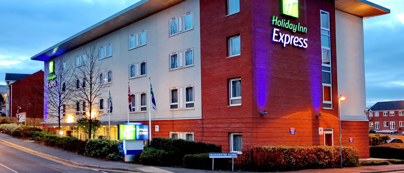 Holiday Inn Express Birmingham Redditch near Warwick Castle